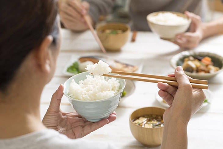 Hạn dùng và nguy hại khi dùng gạo hết hạn